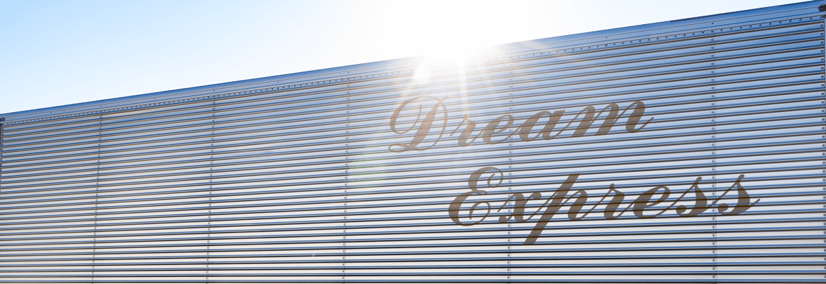 ドリームエキスプレスのトラックの画像